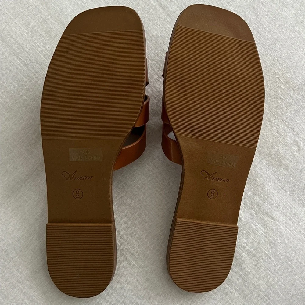 Women's Flat Slide Sandals Cognac Brown 9 NWOT - Picture 2 of 3